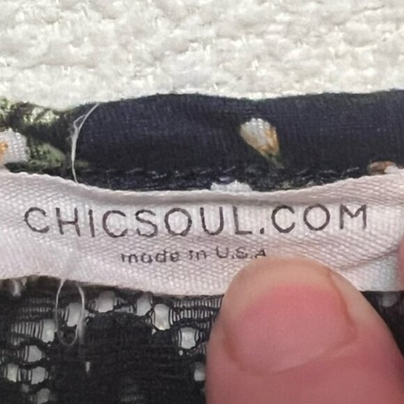 ChicSoul Womens Cold shoulder Top with Flutter Sleeves, Plus Size 3X - Picture 3 of 5